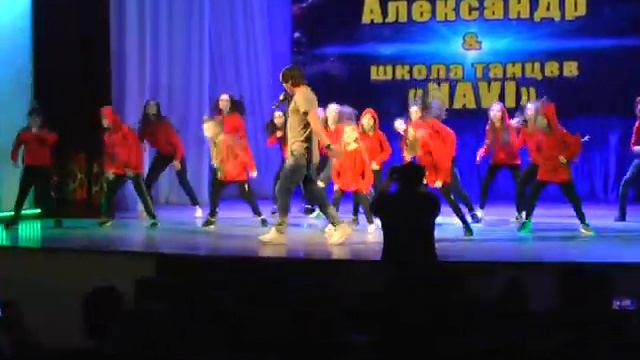 Street Poet ft. NAVI - Не усидишь на месте (live) смотреть онлайн