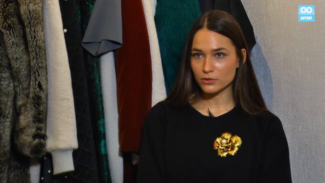 141114 Дизайнер Лиза Одиноких смотреть онлайн
