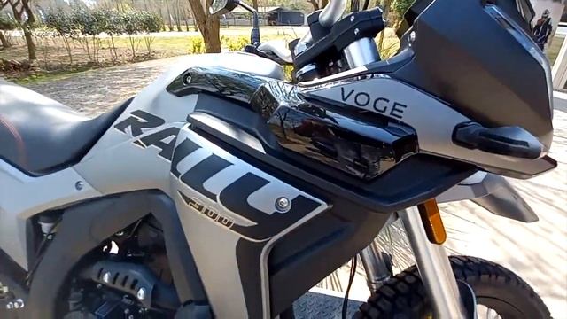 Voge 500 DSX y 650 DSX - Presentación смотреть онлайн