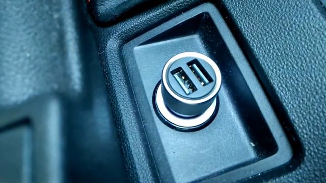 Обзор автомобильной зарядки Xiaomi с GearBest смотреть онлайн