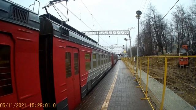 Электропоезд ЭД4М-0100 Ипподром - Москва (Казанский вокзал) отправляется ст.Панки 05.11.2021 г. смотреть онлайн