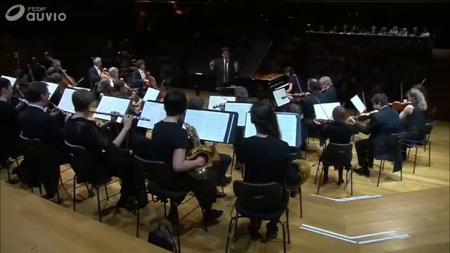 W.A. Mozart Piano Concerto N 26 KV. 537 