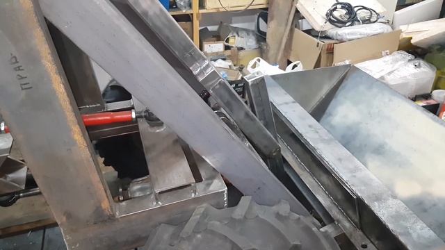 Сборка минипогрузчика (Homemade miniloader). Успехи по состоянию на 10.09.21г. смотреть онлайн