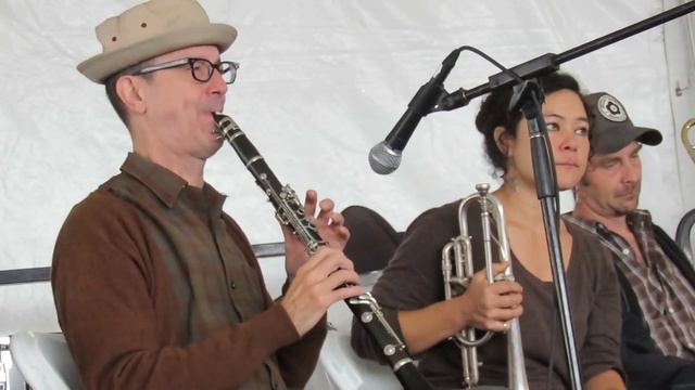 Tuba Skinny performing "Lonesome Road" Jazz Jubilee Oct 26th 2019. Washboard solo at 4:20. смотреть онлайн