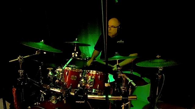 TOYS DRUM COVER смотреть онлайн