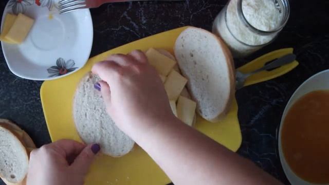 Очень вкусные гренки с сыром))) смотреть онлайн