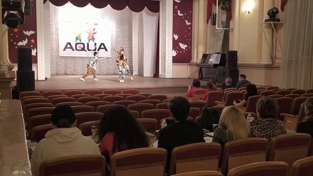 Трио "Трёшка". Кавер на песню "Нас не догонят" смотреть онлайн