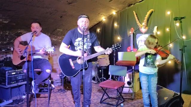 Пьяный Роджер - Воспоминания о былой любви (Король и Шут acoustic cover) смотреть онлайн