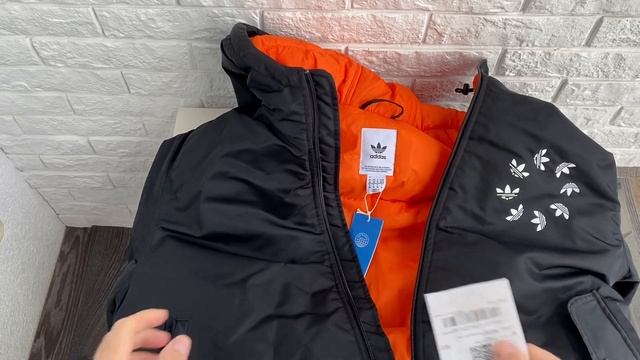 Крутая КУРТКА-БОМБЕР на осень ADIDAS с капюшоном за 4 к. смотреть онлайн