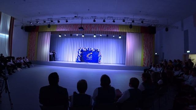 Тюмень 2022. Последний звонок в 9 классах. Школа 48 корп 3. Новая школа. Первый выпуск. смотреть онлайн