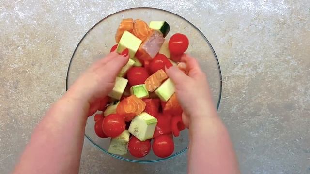 Шашлык из семги и овощей. Легкий маринад. Самый сочные шашлычки на шпажке! смотреть онлайн