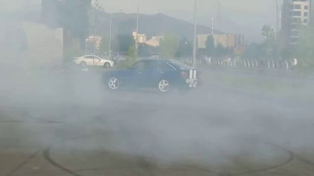NISSAN BLUEBIRD BURNOUT смотреть онлайн