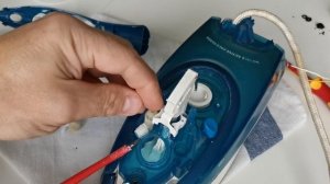 Не работает УДАР ПАРОМ на утюге / Просто переставьте насосы на утюге