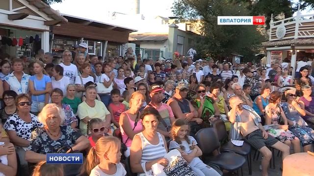 Песнями и танцами Евпатория провела фестиваль «Гезлев къапусы» смотреть онлайн