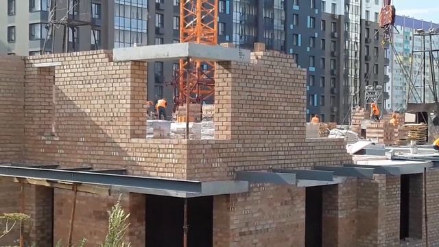 Стройка.Ход строительства ЖК ПЛАТОН.Дом Гамма.Работа крана TDK 10.215. смотреть онлайн