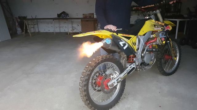 Suzuki RMZ 250 2008 Full Leo Vince Shooting Flames смотреть онлайн