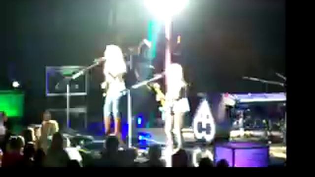 Aly & AJ "Chemicals React" (Live From DTE: Detroit, MI) смотреть онлайн