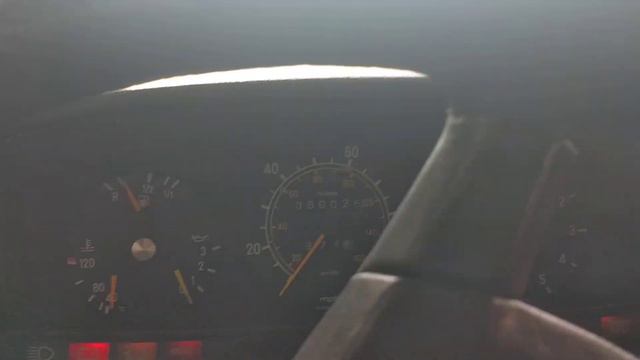 1980 Mercedes 240D - cold start смотреть онлайн