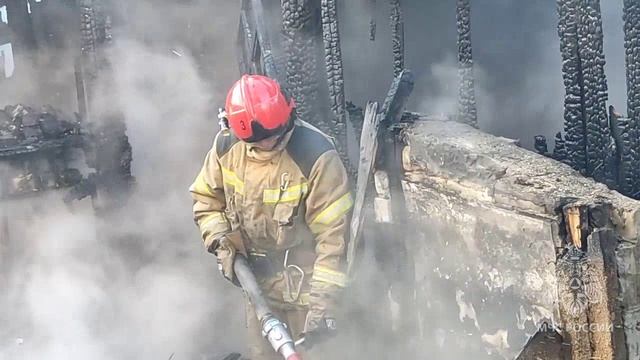 Пожар в Саратове на ул. Посадского.mp4 смотреть онлайн