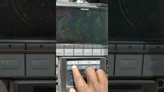 Error Engine Oil pressure and low power , Komatsu PC 200-8 смотреть онлайн