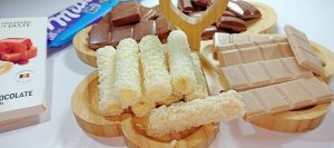 АСМР ШОКОЛАДНЫЙ?Распаковываю и раскладываю шоколад и конфеты? звуки для вашего удовлетворения?