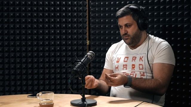 БЕЗ ЖИЛЕТОК #4 // Главный шериф Декатлон смотреть онлайн