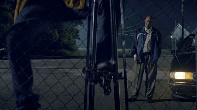 Девушка зарылась в капсуле с водой и выйдет из нее только через 9 лет смотреть онлайн