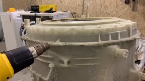 Распилка бака стиральной машины Ariston.