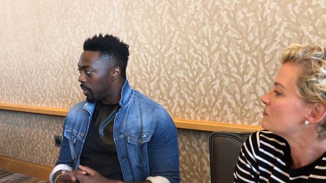 David Ajala (Roy Eris) Gretchen Mol (Dr. Agatha Matheson) talk SyFy's Nightflyers at SDCC '18 смотреть онлайн