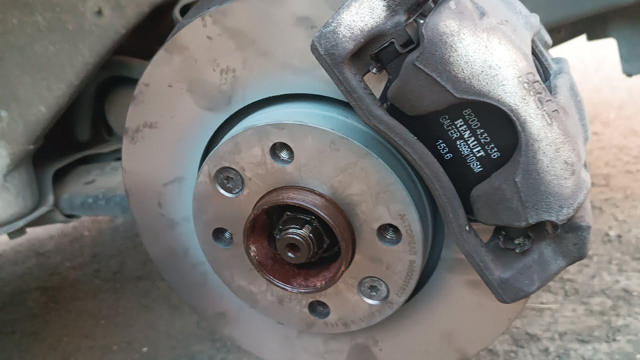 Замена передних тормозных дисков и колодок Лада Веста смотреть онлайн