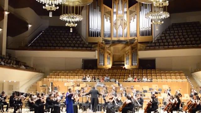 Shostakovich Violin Concerto Nº1 II. Scherzo - Regina Laza