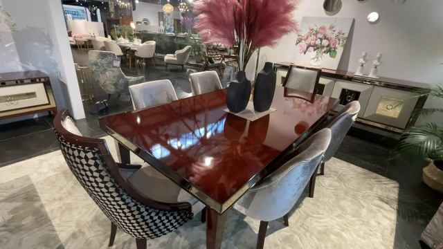 Обеденный стол