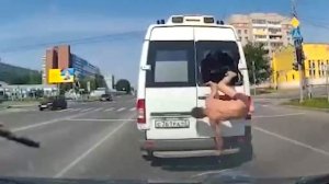 Псих сбежал из скорой, Киров.