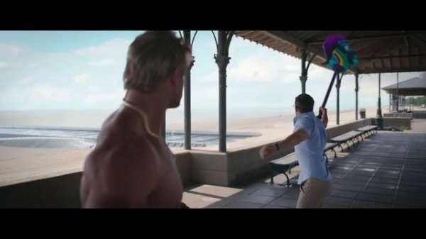 Ryan Reynolds vs Aaron Reed in the movie Free Guy (2021).mp4