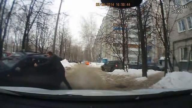 Добрые люди на дорогах. Good people on the roads. смотреть онлайн