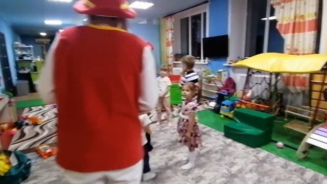 Щенячий патруль, Маршал пришёл в гости на день рождения смотреть онлайн