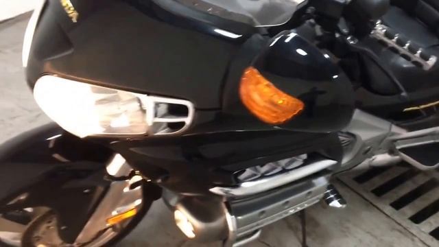 Honda Gold Wing GL1800, 2002 год смотреть онлайн