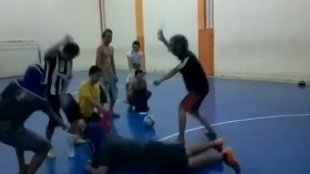 harlem shake Indonesia - futsal field (Solo,central Java) смотреть онлайн