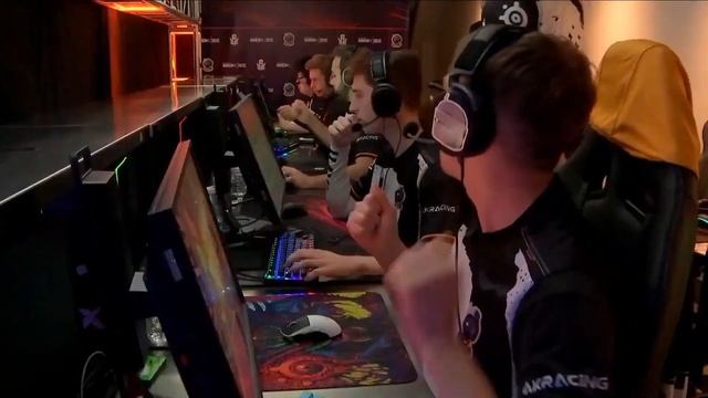 Обучение | Почему вы НЕправильно играете в атаке? Правило выбивания в Rainbow Six Siege смотреть онлайн