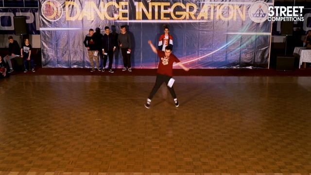 Dance Integration 2019 «Street Competitions» - 064 - Хип-хоп соло юниоры мальчики смотреть онлайн