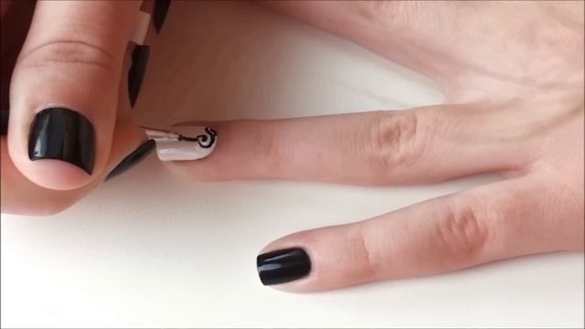 Черно-белый маникюр #3 // Маникюр акриловыми красками смотреть онлайн