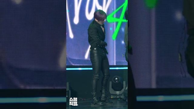 [쇼챔직캠 4K] Stray Kids LEE KNOW - MANIAC (스트레이키즈 리노 - 매니악) | Show Champion | EP.428 смотреть онлайн
