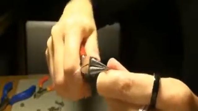 Браслет-пружинка. Легко и просто. смотреть онлайн