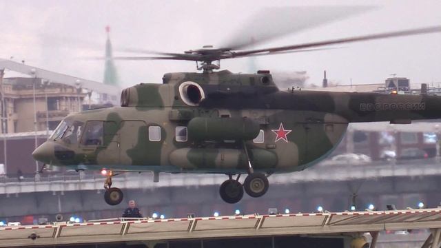 Вертолет Ми-8АМТШ - посадка и взлет с вертолетной площадки смотреть онлайн