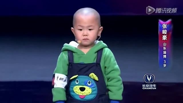 Танцевальная пауза. Малыш танцует на шоу. China смотреть онлайн