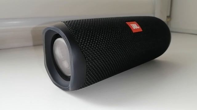 Колонка JBL FLIP 5 LFM 60% Bass Test смотреть онлайн