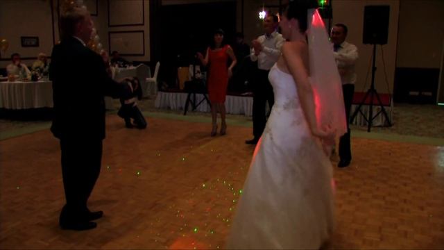 Песня - подарок от сестры - Я БУДУ ЖИТЬ смотреть онлайн