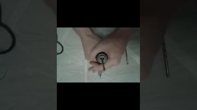 Как вставить сверло в дрель и закрепить его (How To Change A Drill Bit On A Corded Drill)?