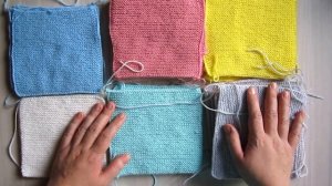 Простой плед квадратами из остатков пряжи.  Вязание спицами