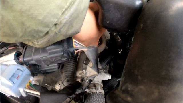 замена датчика ОЖ на рено Логан 2 двигатель Н4М ниссан 113л/с смотреть онлайн